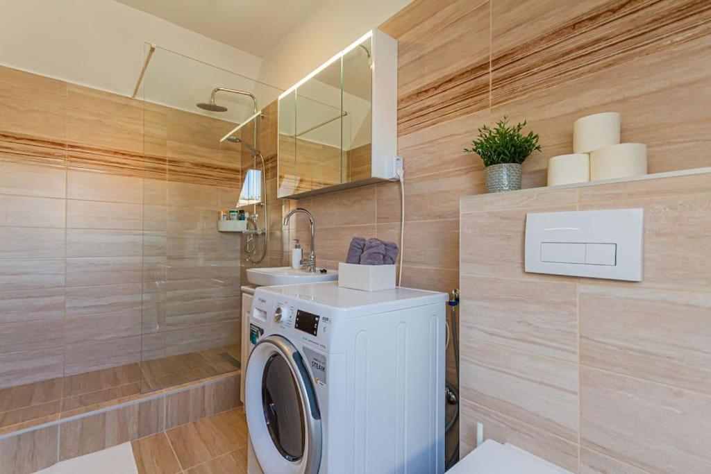 Roomy Apartment 80Sqm At City Center Free Parking Space, Ac & Balcony 부다페스트 외부 사진