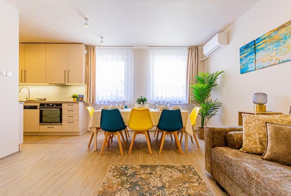 Roomy Apartment 80Sqm At City Center Free Parking Space, Ac & Balcony 부다페스트 외부 사진