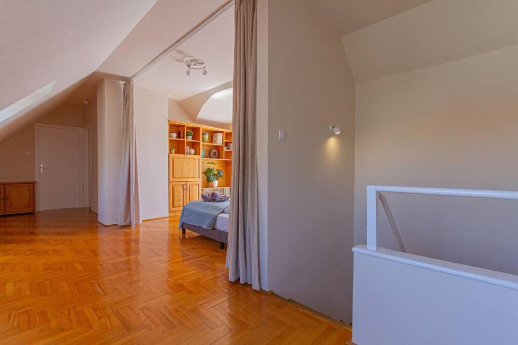 Roomy Apartment 80Sqm At City Center Free Parking Space, Ac & Balcony 부다페스트 외부 사진