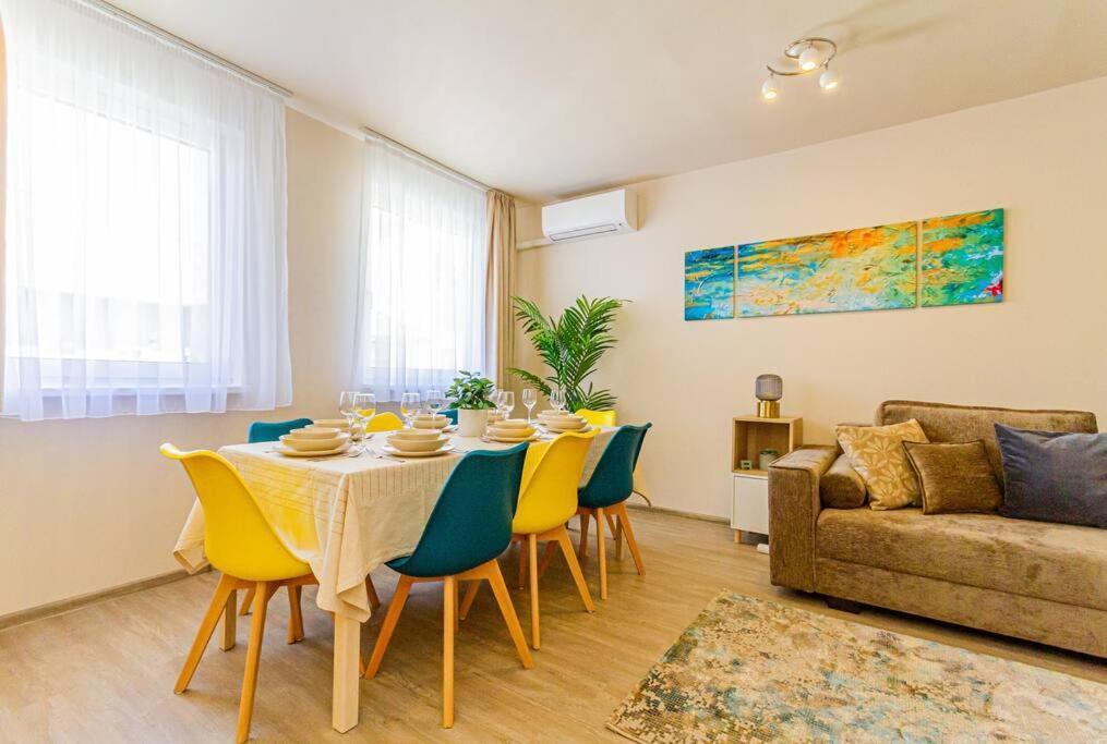 Roomy Apartment 80Sqm At City Center Free Parking Space, Ac & Balcony 부다페스트 외부 사진
